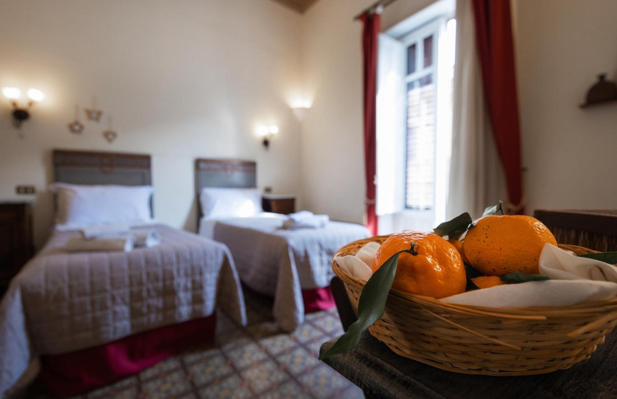 B&B Novecento ปาแลร์โม ภายนอก รูปภาพ