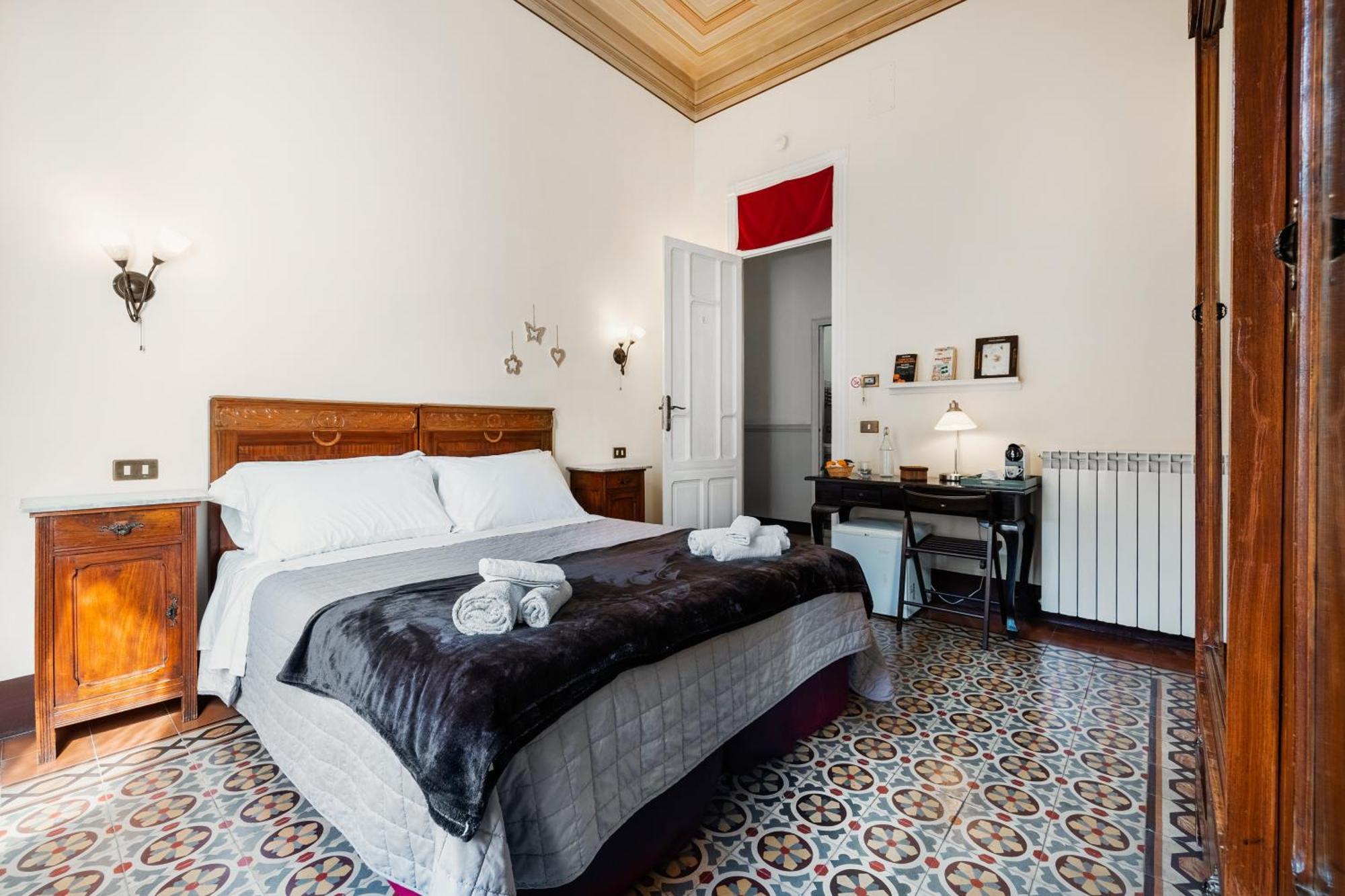 B&B Novecento ปาแลร์โม ภายนอก รูปภาพ